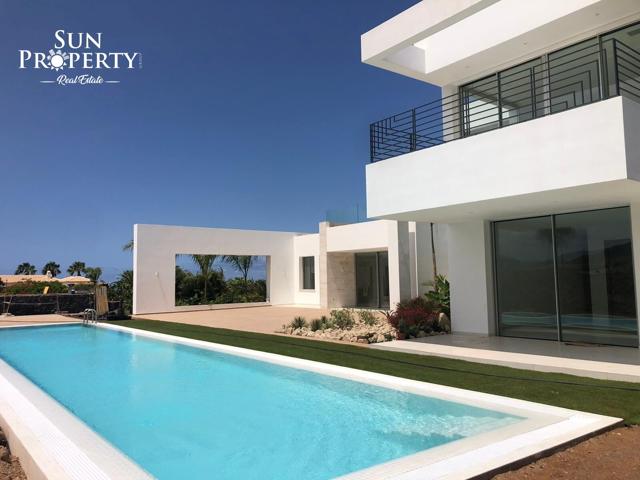 VILLA DE LUJO - LA CALETA photo 0