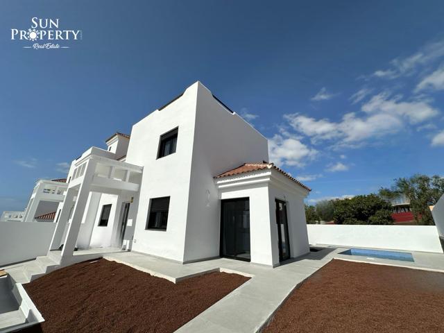 NUEVA VILLA PAREADA EN EL CAMPO DE AMARILLA GOLF photo 0