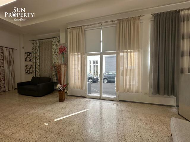 AMPLIO LOCAL COMERCIAL EN ZONA CÉNTRICA photo 0