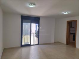 Piso en venta en Borriol photo 0