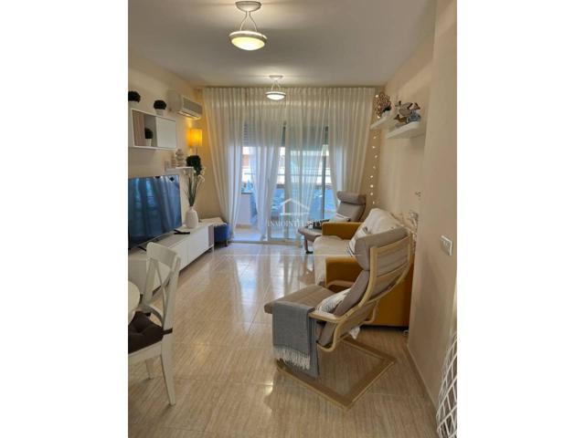 **¡Oportunidad Única! Apartamento Recientemente Reformado en Primera Línea de Playa** photo 0