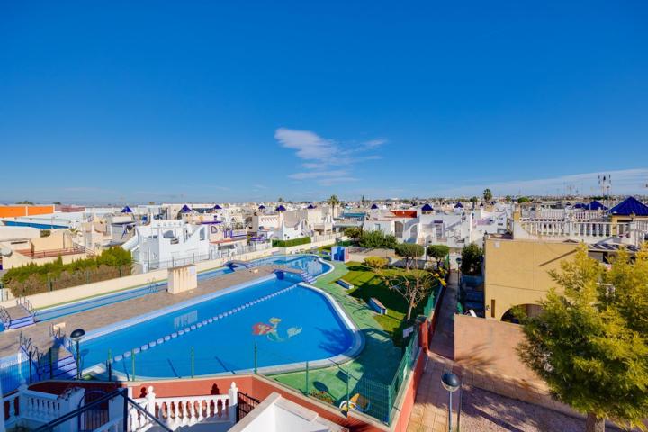 GRAN CHALET ADOSADO CON MUCHAS POSIBILIDADES photo 0