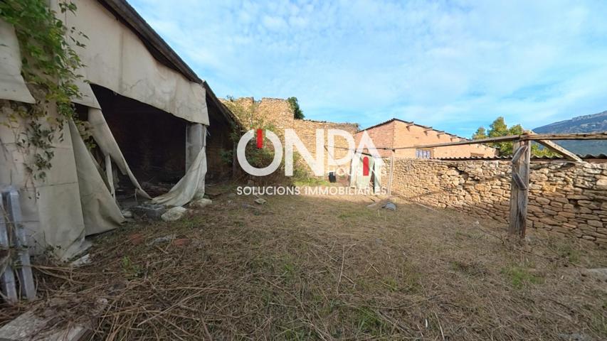 🏰✨ Se vende terreno urbano en el corazón de Àger, junto al majestuoso castillo medieval 🏡✨ photo 0