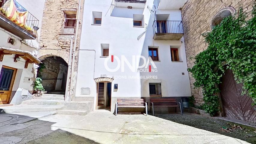 🏡 Encantadora casa de pueblo en el corazón de Suterranya photo 0