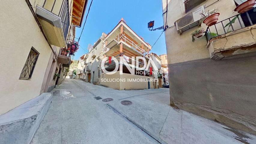 🏡 Edificio en venta en el corazón de Guardia de Noguera – Oportunidad única de inversión photo 0