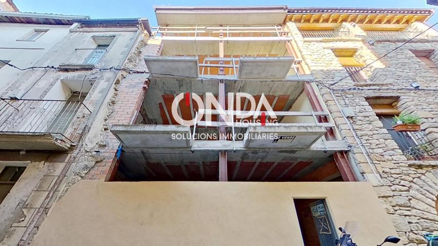 🏡 Edificio en venta en el corazón de Guardia de Noguera – Oportunidad única de inversión photo 0