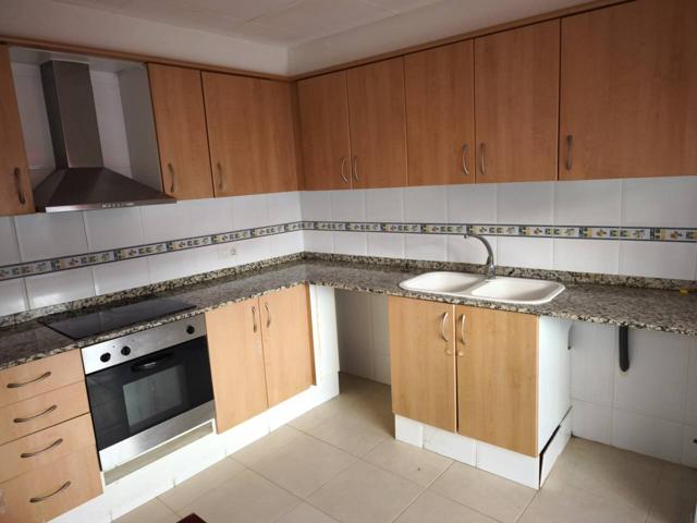 Casa adosada en alquiler en Zona Nord photo 0