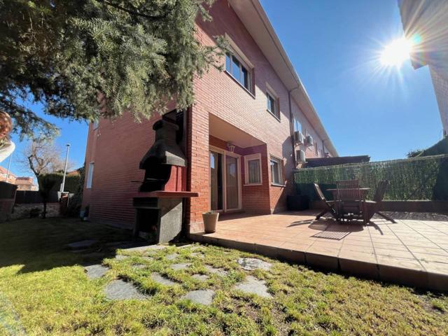 Chalet adosado en venta en Brezo-Guardia Civil(28342) photo 0
