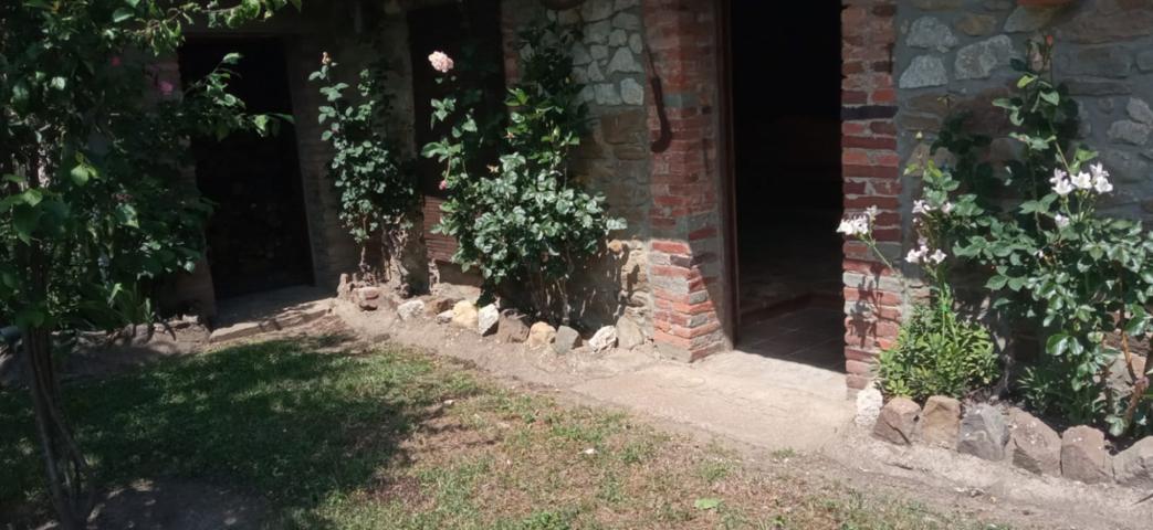 CASA CON PATIO photo 0