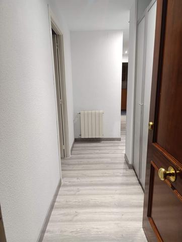 PISO 3.DORMIT. CON TERRAZA-PATIO 80 M2. EN TROBAJO DEL CAMINO photo 0