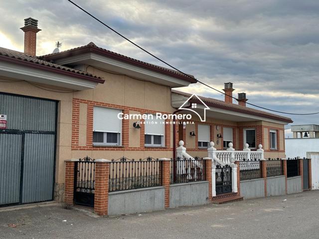 VIVIENDA UNIFAMILIAR AMUEBLADA  A 40 KM DE SALAMANCA  EN PLANTA BAJA CON JARDIN photo 0