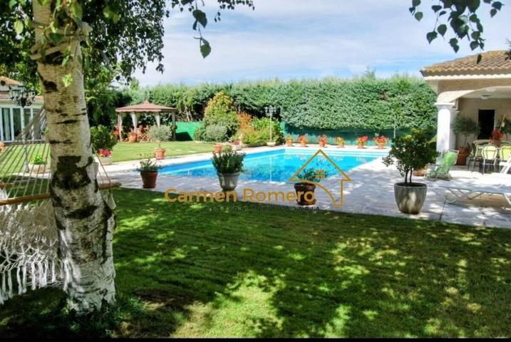 CHALET INDEPENDIENTE UNICO EN PELABRAVO photo 0