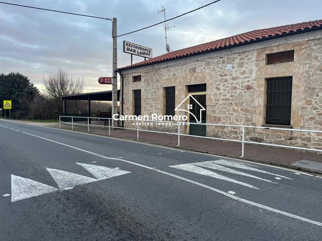 Casa con negocio de hosteleria  a 13 km de Salamanca photo 0