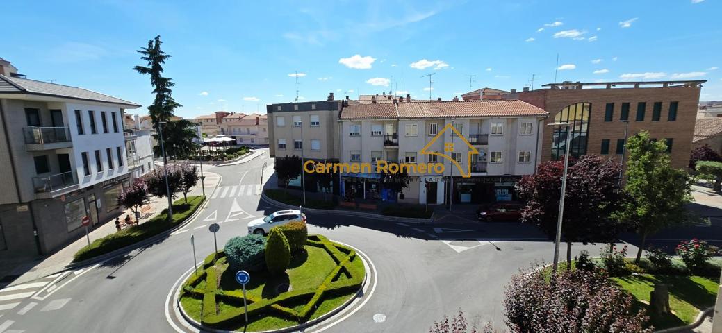Piso seminuevo en CARBAJOSA photo 0