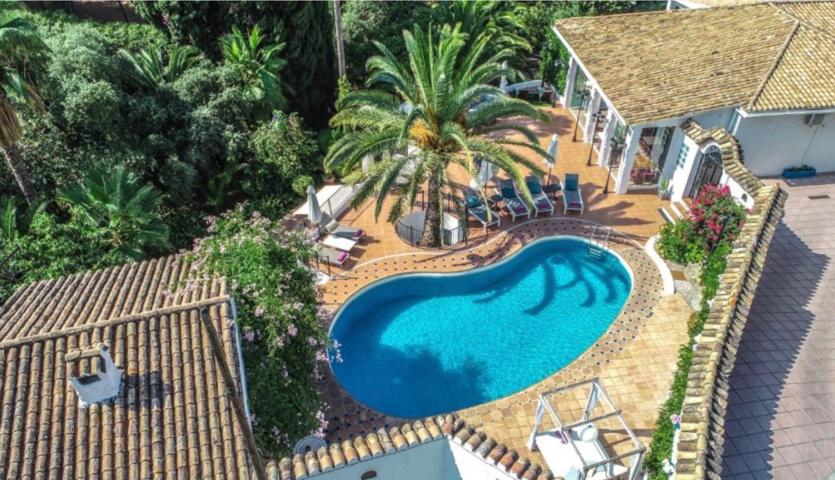 Villa en venta en Marbella, Málaga photo 0