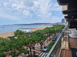 Magnifico apartamento en venta frente al mar en Palamós. Girona photo 0