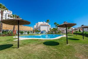 Exclusivo Apartamento con vistas al mar en venta en El Castillo, Manilva. Málaga photo 0