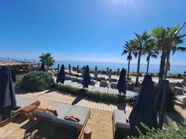Descubre el paraíso en la Gaspara, Estepona. Apartamento de lujo con vistas al mar en venta. photo 0
