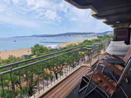 Magnifico apartamento en venta frente al mar en Palamós. Girona photo 0