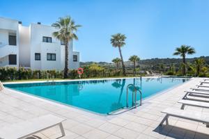 Magnifico apartamento en venta en Estepona Golf, Bahía Dorada. Estepona. Málaga, España photo 0