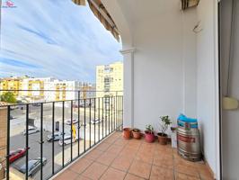 Piso con vistas despejadas en venta en Estepona Centro. Málaga photo 0