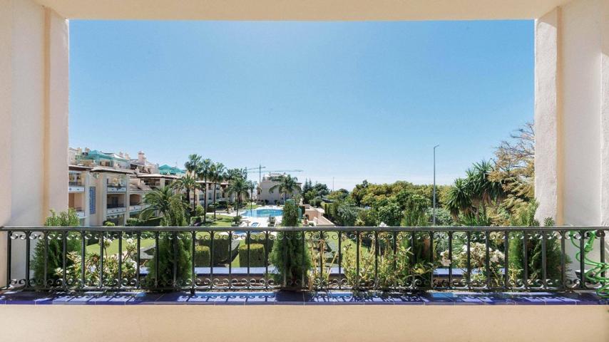 Exclusivo Apartamento en venta en la Milla de Oro de Marbella. Málaga photo 0