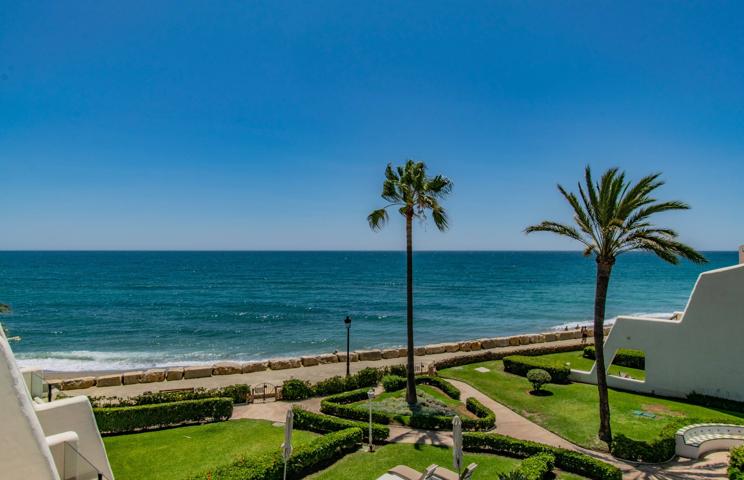 Descubra el Lujo Frente al Mar en la Exclusiva Milla de Oro de Marbella. Málaga photo 0