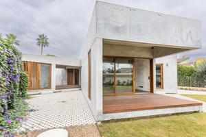Exclusiva vivienda nueva en en venta en la Urbanización Pino Grande, Carmona. Sevilla photo 0