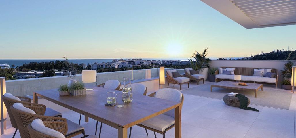 Ático con solárium y vistas al mar en venta en la zona de Guadalobon, Estepona. Málaga photo 0