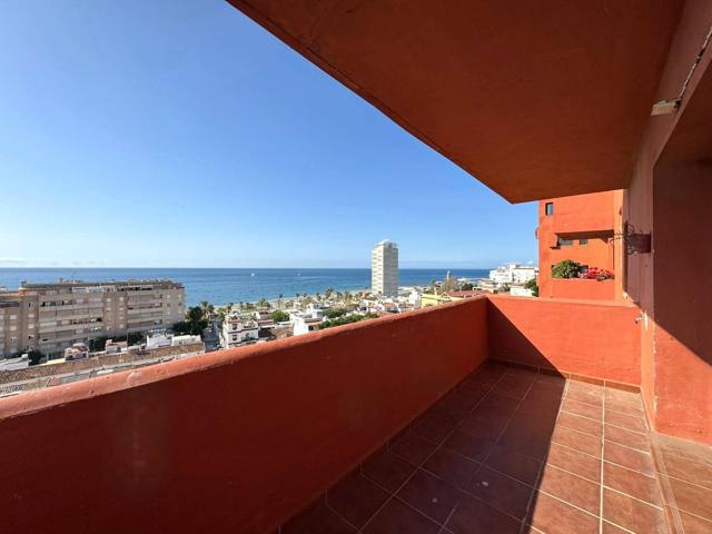 Apartamento con vistas al mar en venta en Puerto de Estepona. Málaga photo 0