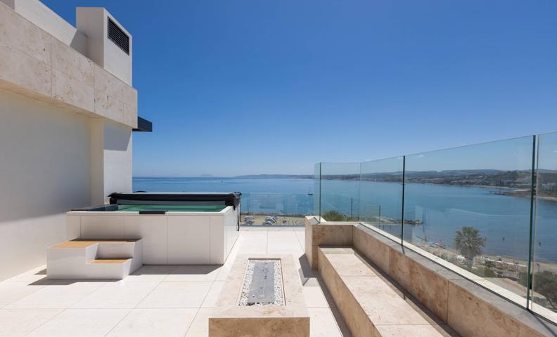 Prestigioso ático dúplex con piscina privada en venta en Seghers, Estepona. Málaga photo 0