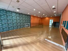 OPORTUNIDAD DE INVERSIÓN: LOCAL EN VENTA EN EL CENTRO DE TUI - ZONA COMERCIAL DE ALTO TRÁNSITO photo 0