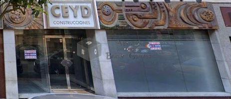 Local en venta en Oviedo de 314 m2 photo 0