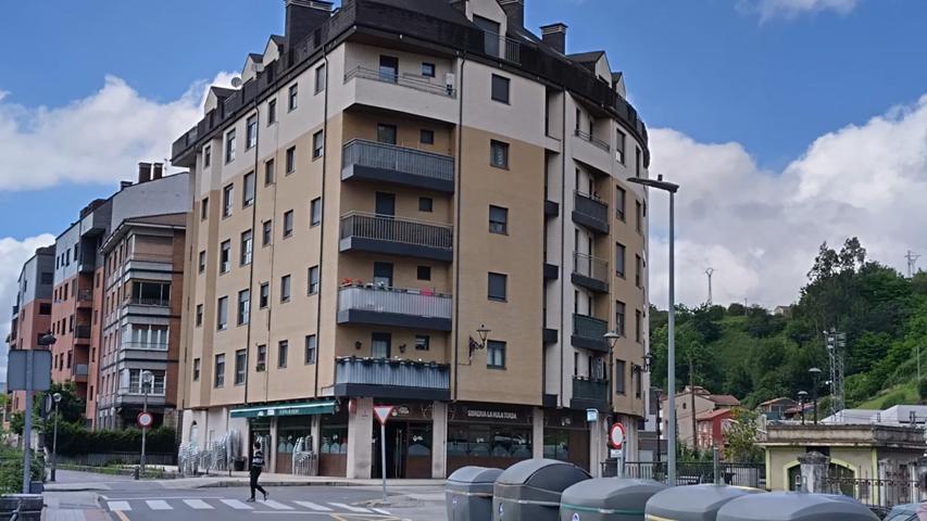 Piso en venta en Sama de Langreo de 79 m2 photo 0
