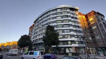 Piso en venta en Oviedo de 86 m2 photo 0