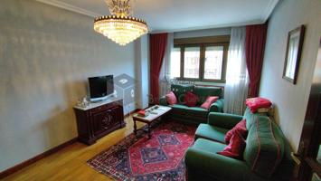 Piso en venta en Oviedo de 87 m2 photo 0