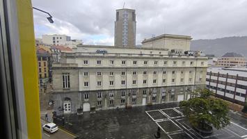 Piso en venta en Oviedo de 117 m2 photo 0