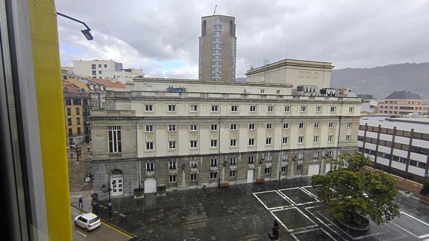 Piso en venta en Oviedo de 117 m2 photo 0