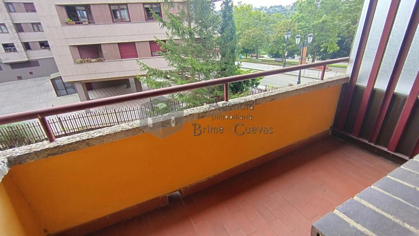 Piso en alquiler en Oviedo de 126 m2 photo 0