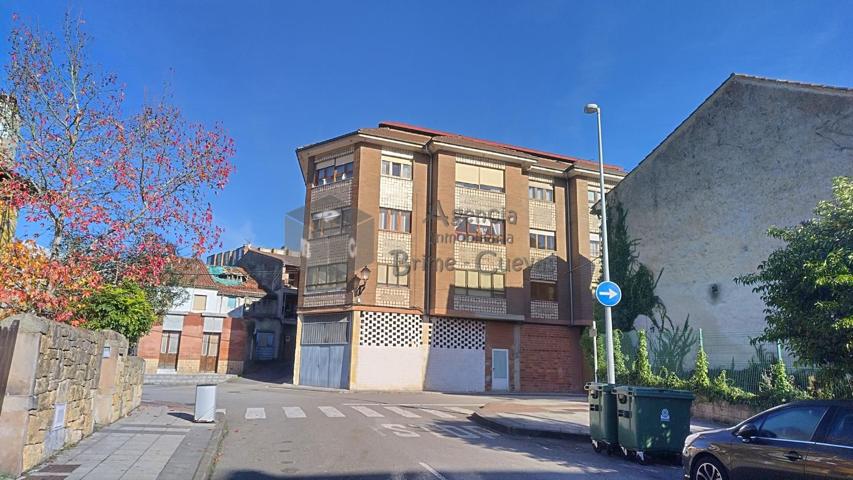 Piso en venta en Noreña de 77 m2 photo 0