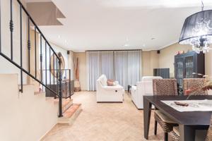 Exclusiva vivienda unifamiliar en el centro de Burriana con ascensor y terrazas photo 0