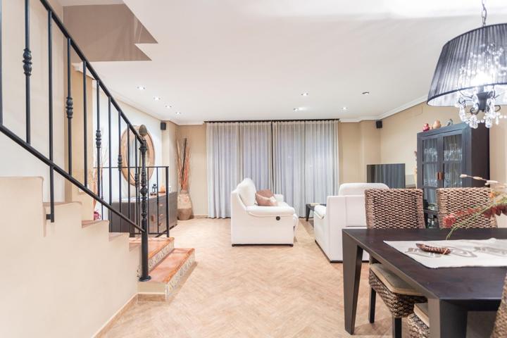 Exclusiva vivienda unifamiliar en el centro de Burriana con ascensor y terrazas photo 0