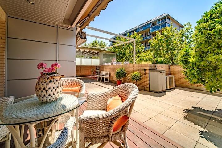 Exclusiva vivienda con terraza de 80 metros en General Avilés (Nou Campanar) photo 0