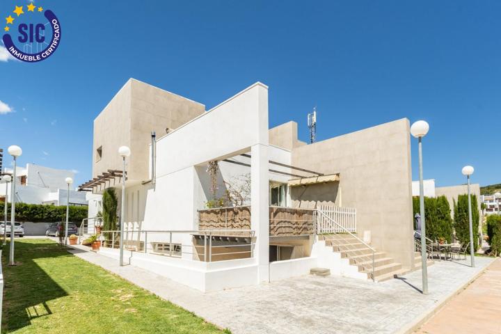 Vivienda Exclusiva en Primera Línea de Campo de Golf photo 0
