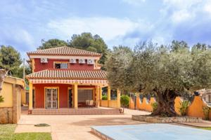 Exclusivo Chalet de Lujo en la Montaña — Donde la Elegancia se Encuentra con la Naturaleza photo 0
