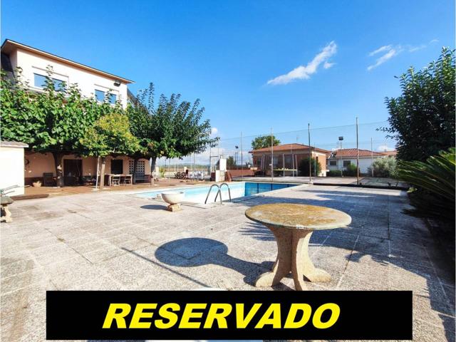 Chalet unifamiliar en venta en Palau-solità i Plegamans photo 0