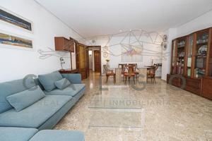 PISO EN VENTA EN SAN FRANCESC photo 0