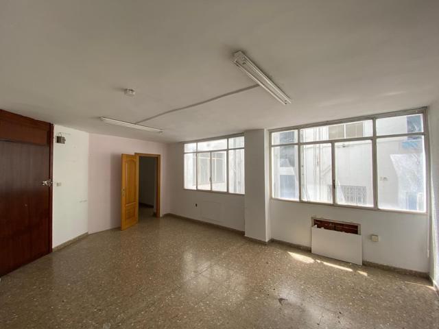 Alquiler oficina en Sant Francesc photo 0