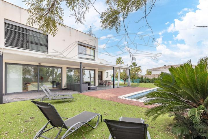 Comprar Villa de lujo en urbanización Santa Bárbara, Godella photo 0