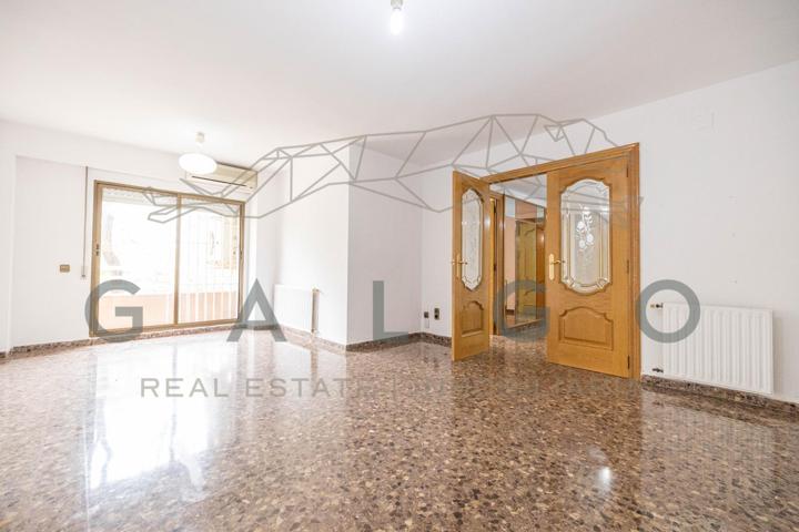 VENTA DE PISO CON TERRAZA EN CAMPANAR photo 0